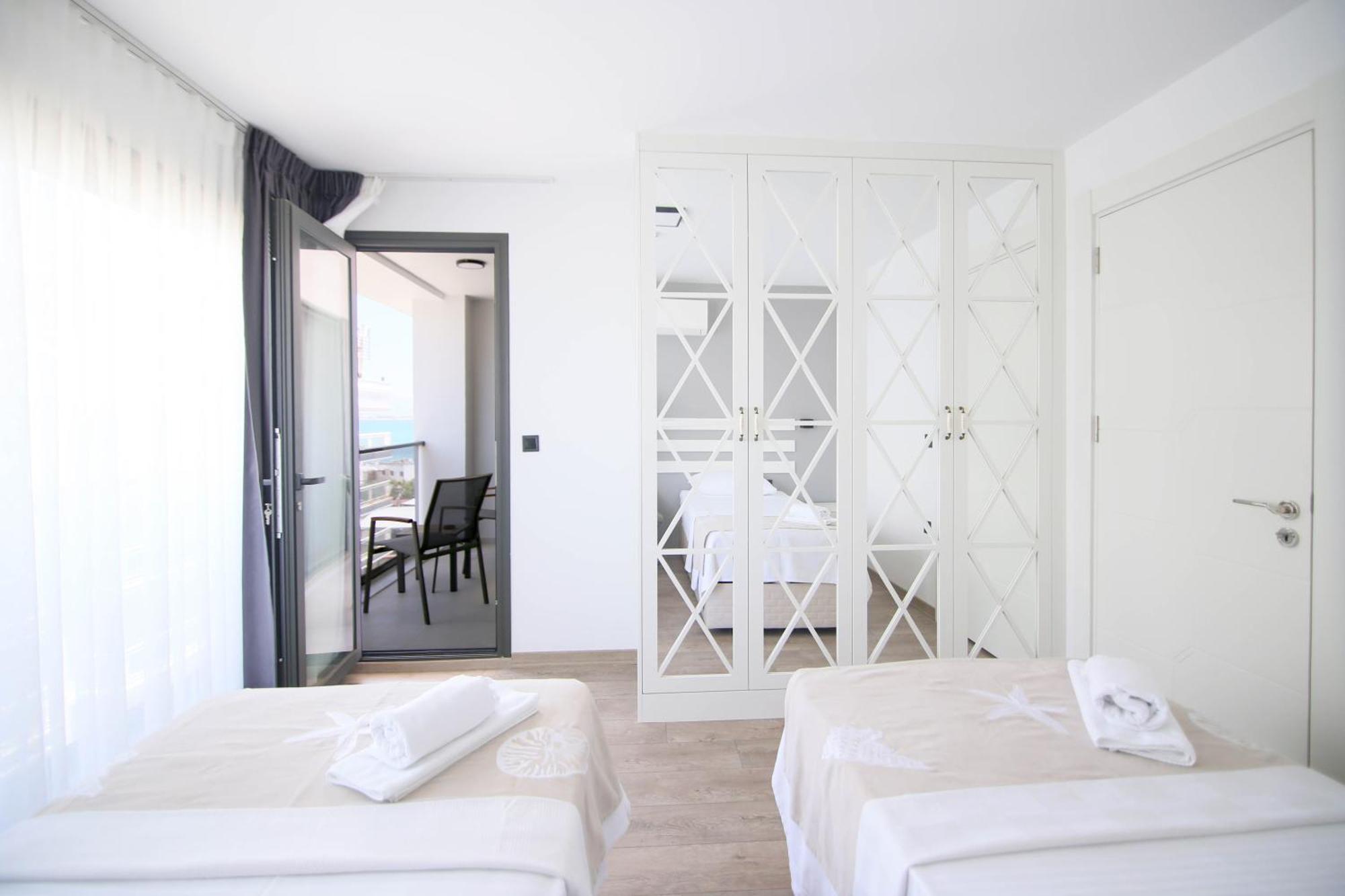 Çeşme Krem Marin Otel מראה חיצוני תמונה