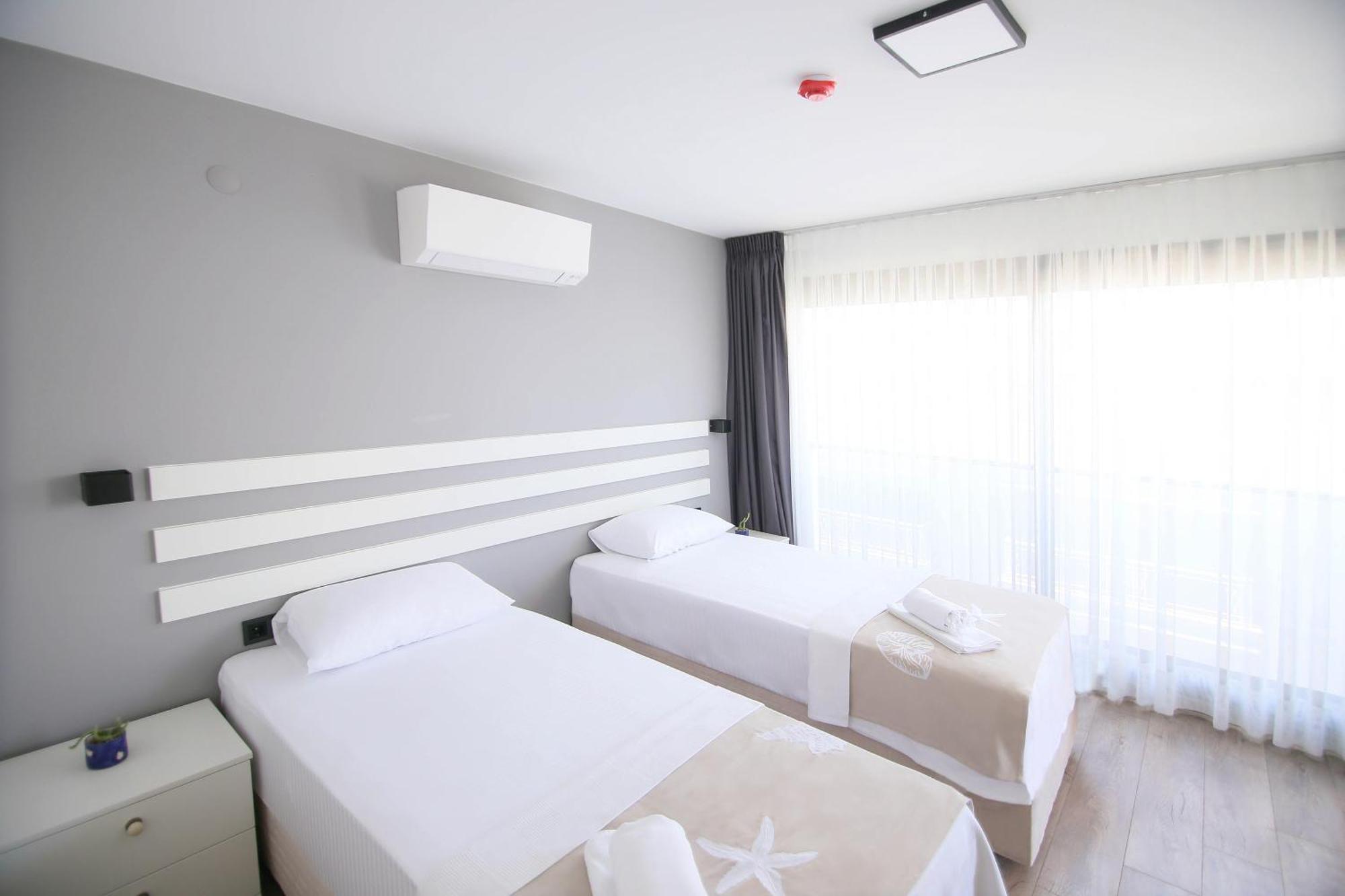 Çeşme Krem Marin Otel מראה חיצוני תמונה