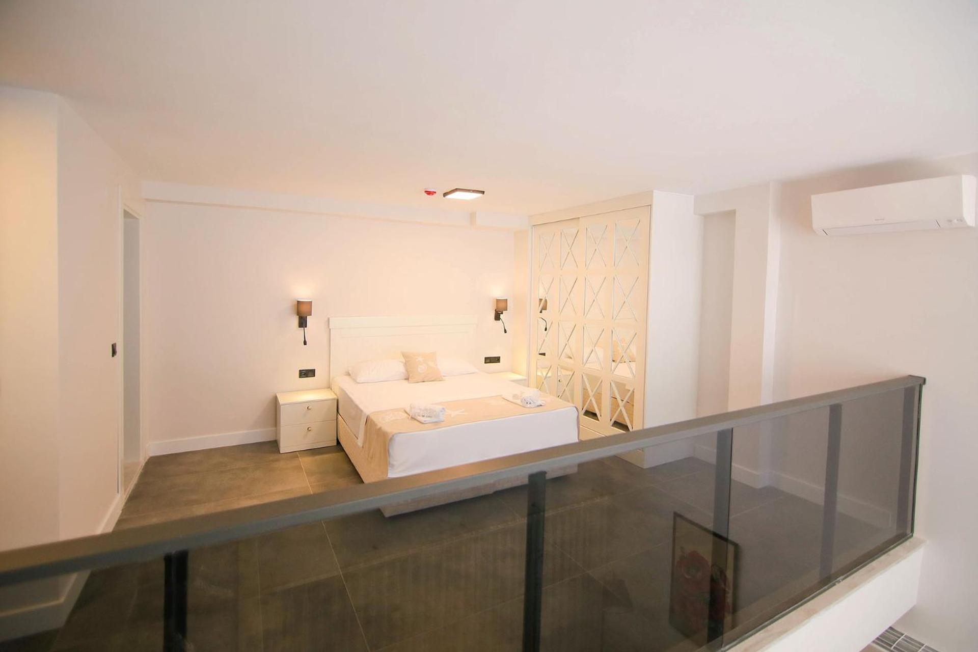 Çeşme Krem Marin Otel מראה חיצוני תמונה